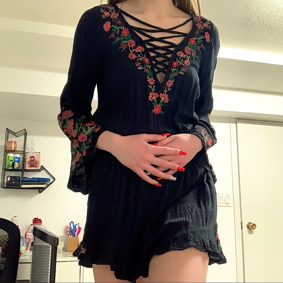 American Eagle Lace-up Bell Sleeve Romper - Picture 2 of 5